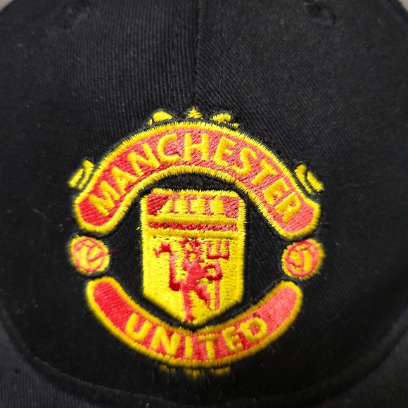 Manchester United 2 New Era Black Cap Strap Back & Black Grey Snap Back - Picture 5 of 16